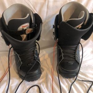 Thirty two snowboard boot